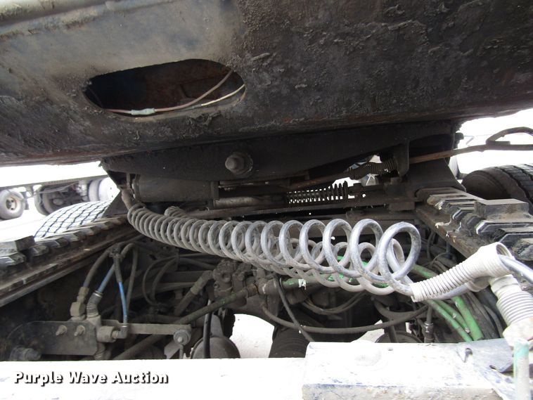 image for item DG6650 2012 Freightliner Cascadia semi truck