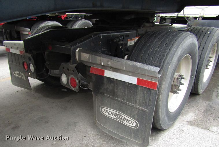 image for item DG6650 2012 Freightliner Cascadia semi truck