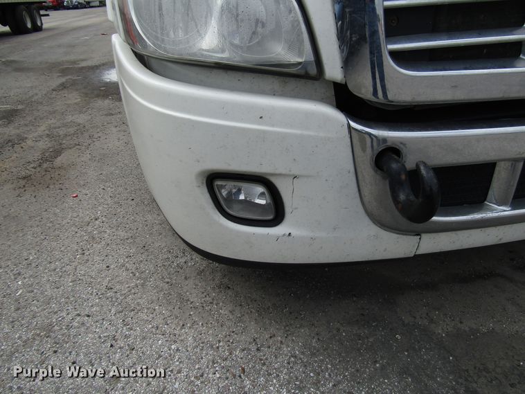 image for item DG6650 2012 Freightliner Cascadia semi truck