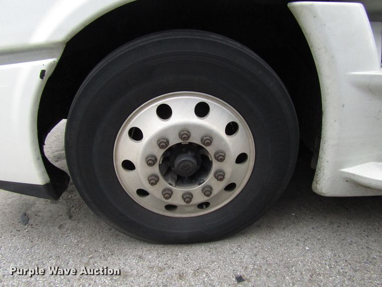 image for item DG6650 2012 Freightliner Cascadia semi truck