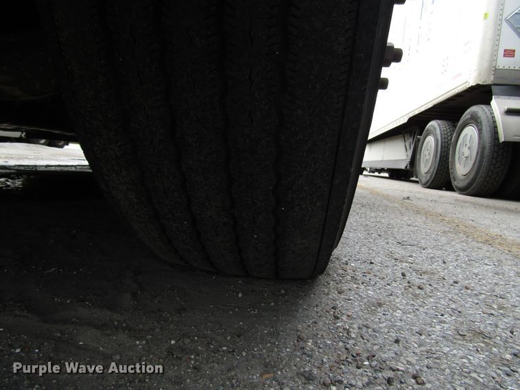 image for item DG6650 2012 Freightliner Cascadia semi truck