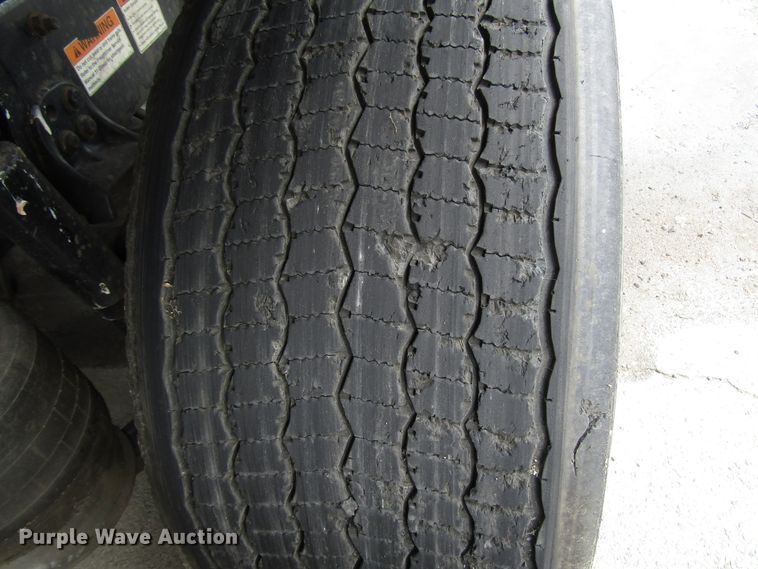 image for item DG6650 2012 Freightliner Cascadia semi truck