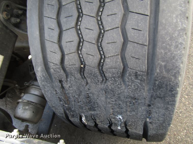 image for item DG6650 2012 Freightliner Cascadia semi truck