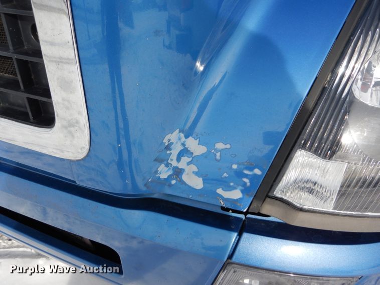 image for item DH2228 2013 Volvo VNL semi truck