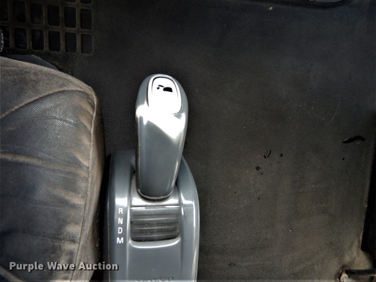 image for item DH2228 2013 Volvo VNL semi truck