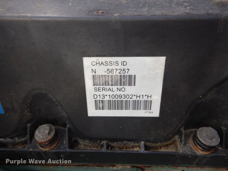 image for item DH2228 2013 Volvo VNL semi truck