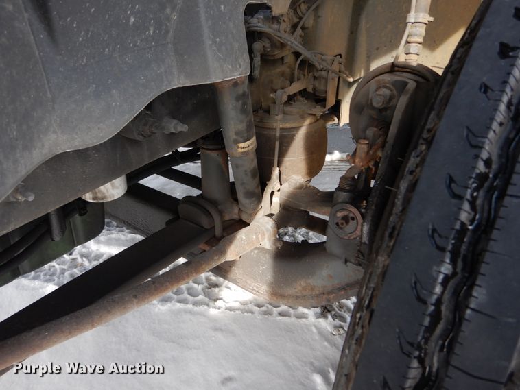 image for item DH2228 2013 Volvo VNL semi truck