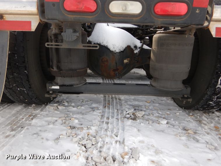 image for item DH2228 2013 Volvo VNL semi truck