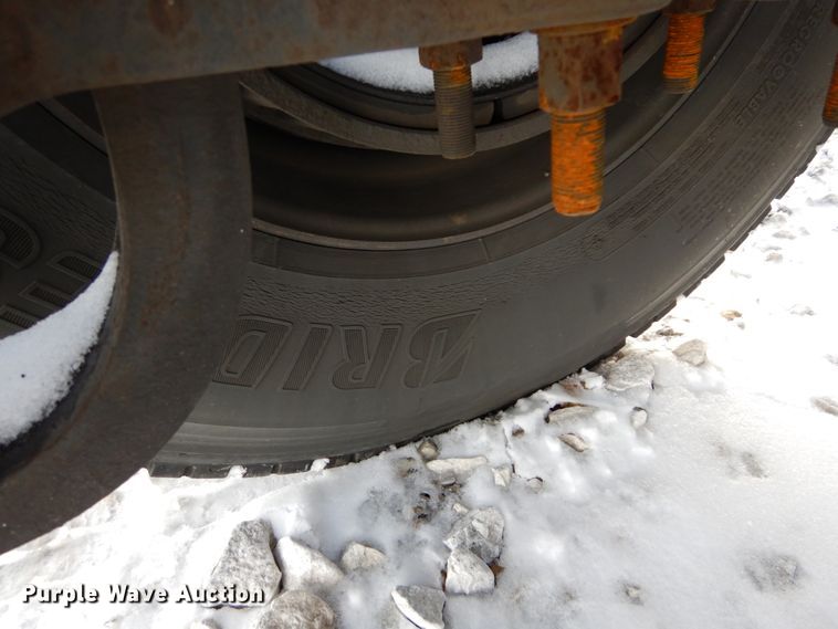 image for item DH2228 2013 Volvo VNL semi truck