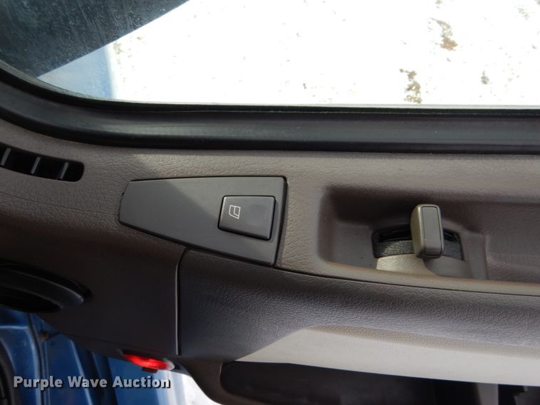 image for item DH2229 2013 Volvo VNL semi truck