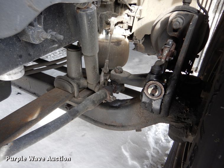 image for item DH2229 2013 Volvo VNL semi truck