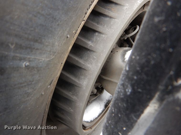 image for item DH2229 2013 Volvo VNL semi truck