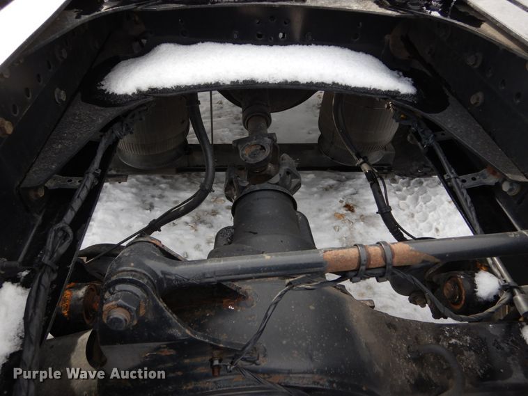 image for item DH2229 2013 Volvo VNL semi truck