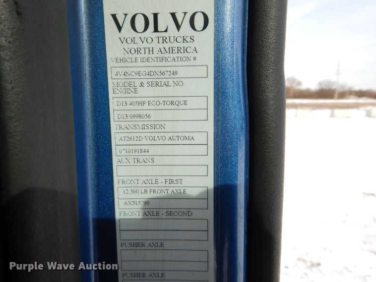 image for item DH2229 2013 Volvo VNL semi truck