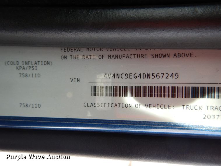 image for item DH2229 2013 Volvo VNL semi truck