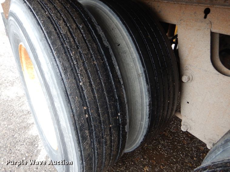 image for item DH6202 2005 Wabash dry van trailer