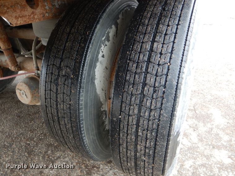 image for item DH6881 2005 Wabash dry van trailer