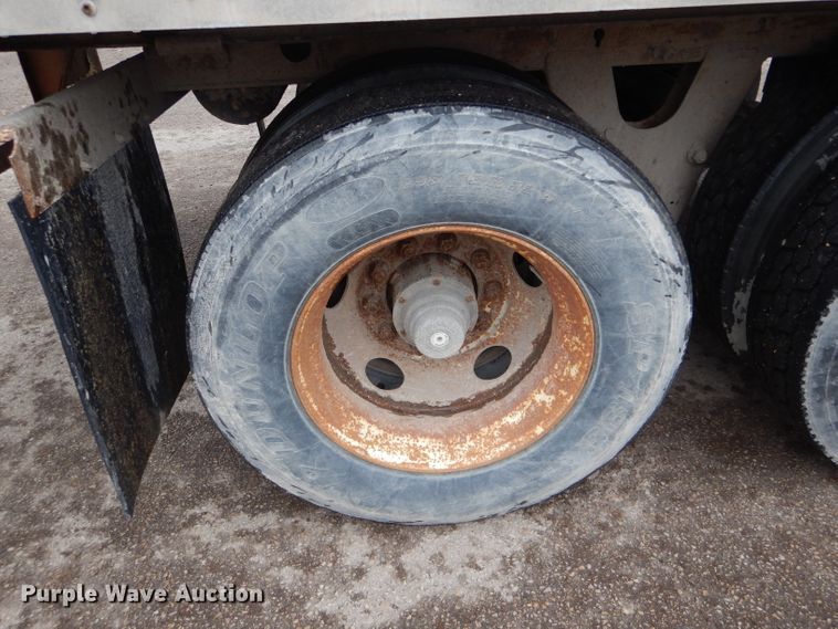 image for item DH6881 2005 Wabash dry van trailer