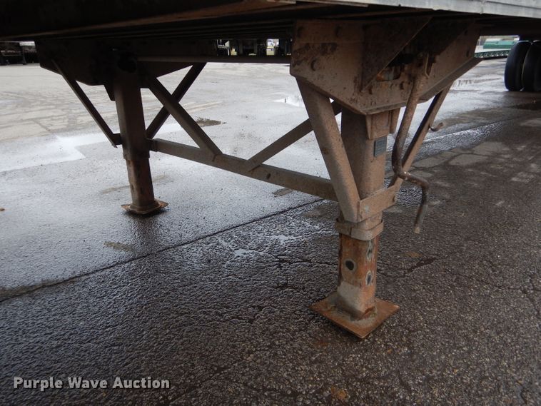 image for item DH6883 2005 Wabash dry van trailer