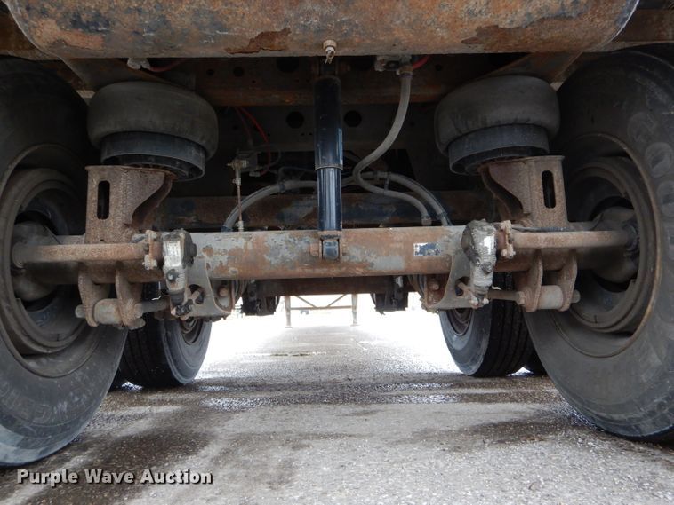 image for item DH6884 2005 Wabash dry van trailer