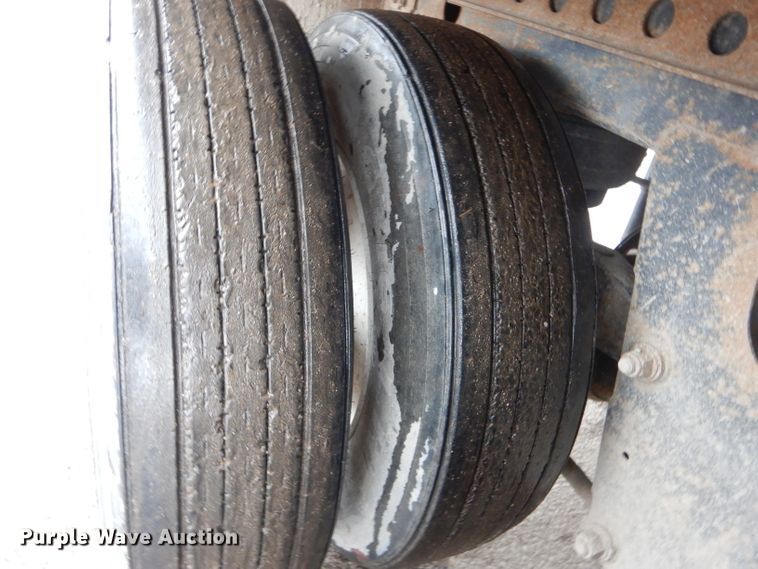 image for item DH6884 2005 Wabash dry van trailer