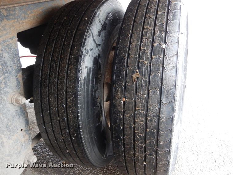 image for item DH6884 2005 Wabash dry van trailer