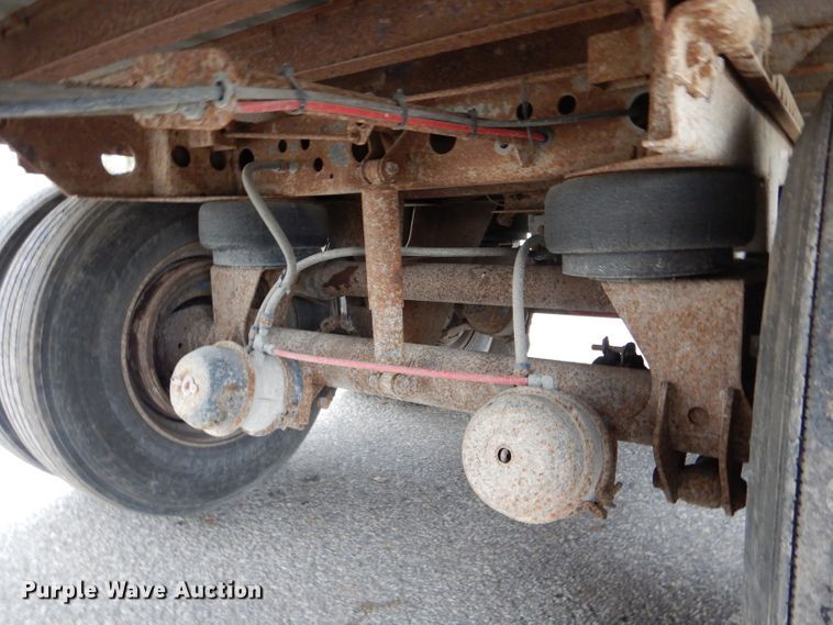 image for item DH6886 2005 Wabash dry van trailer
