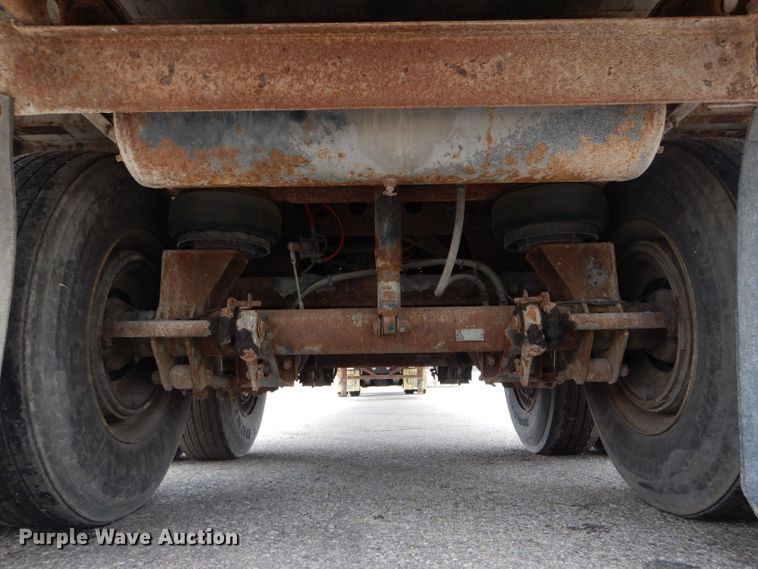 image for item DH6886 2005 Wabash dry van trailer