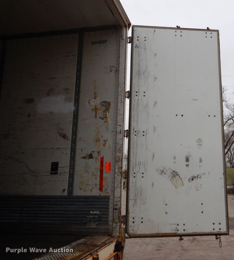 image for item DH6886 2005 Wabash dry van trailer