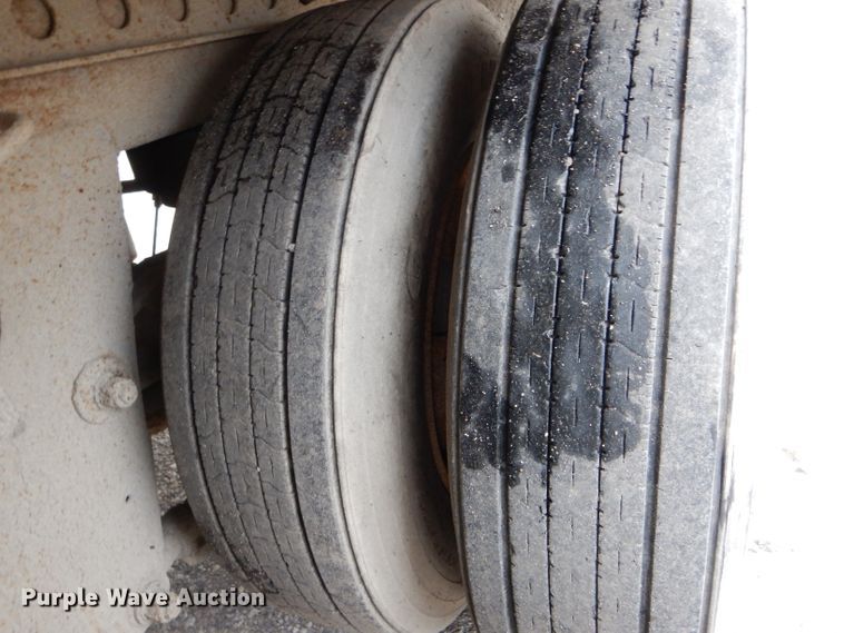 image for item DH6886 2005 Wabash dry van trailer