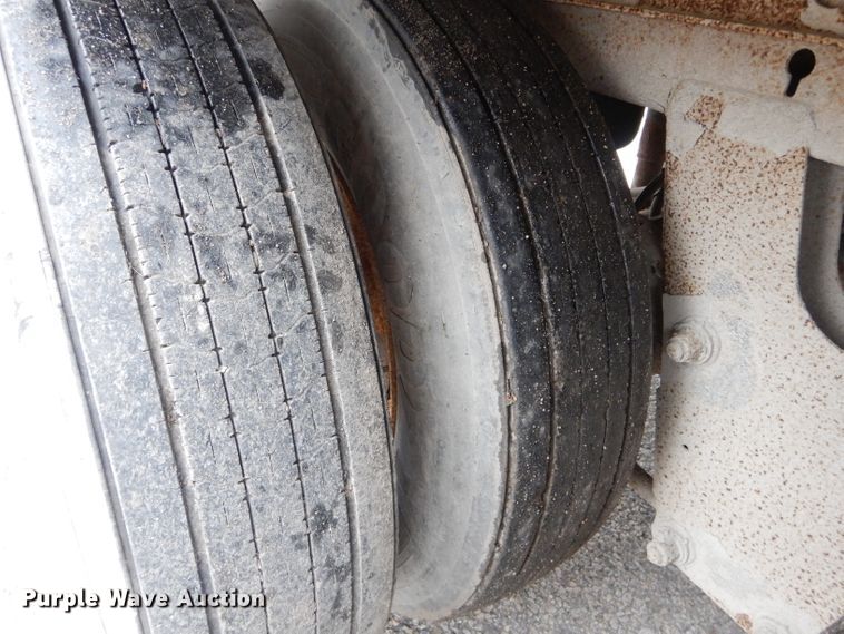 image for item DH6886 2005 Wabash dry van trailer