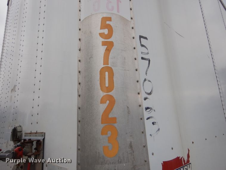 image for item DH6886 2005 Wabash dry van trailer