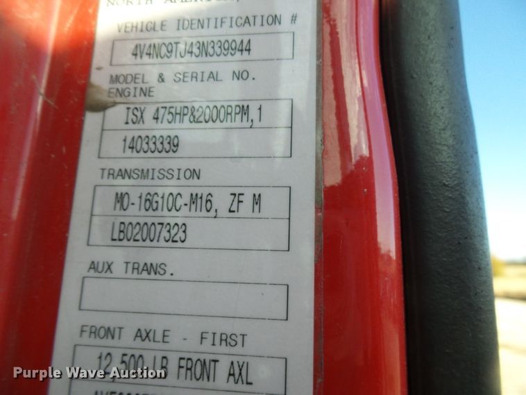 image for item DI0730 2003 Volvo VN semi truck