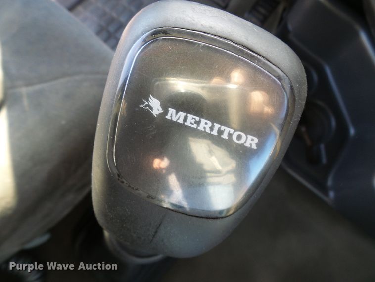 image for item DI0730 2003 Volvo VN semi truck