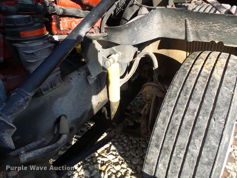 image for item DI0730 2003 Volvo VN semi truck