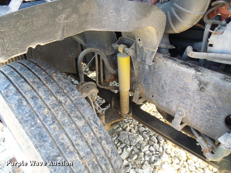 image for item DI0730 2003 Volvo VN semi truck