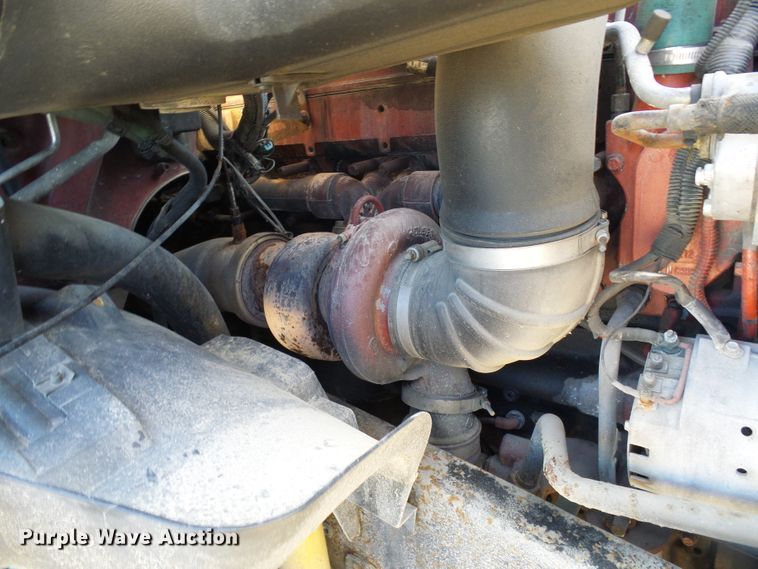 image for item DI0730 2003 Volvo VN semi truck