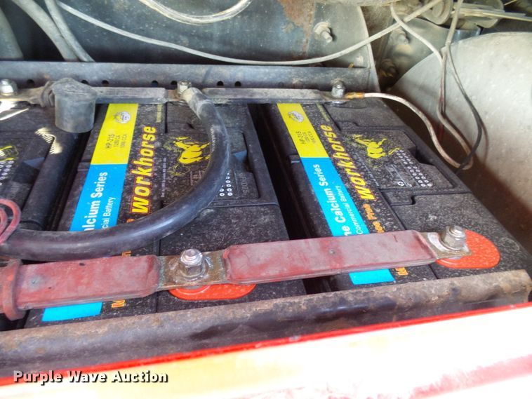 image for item DI0730 2003 Volvo VN semi truck