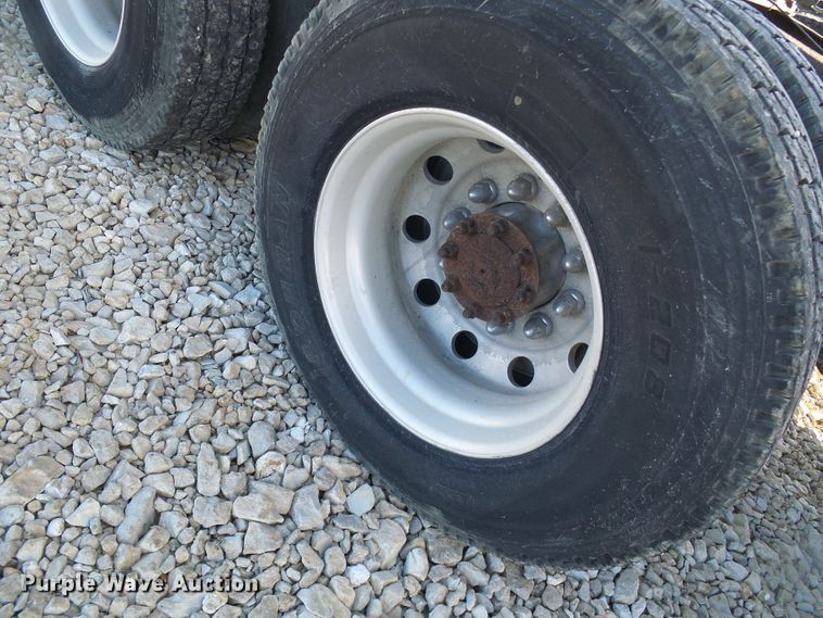 image for item DI0730 2003 Volvo VN semi truck