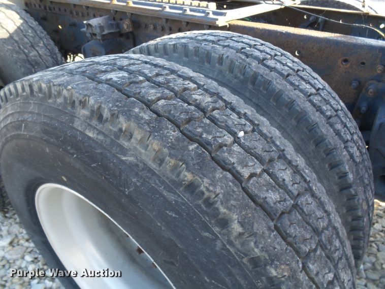 image for item DI0730 2003 Volvo VN semi truck