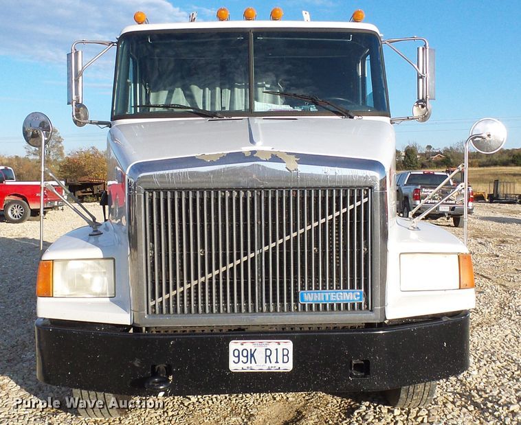 image for item DI0731 1995 White GMC WIA semi truck