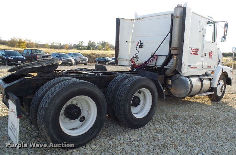 image for item DI0731 1995 White GMC WIA semi truck