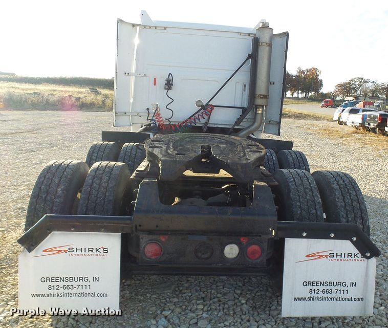 image for item DI0731 1995 White GMC WIA semi truck