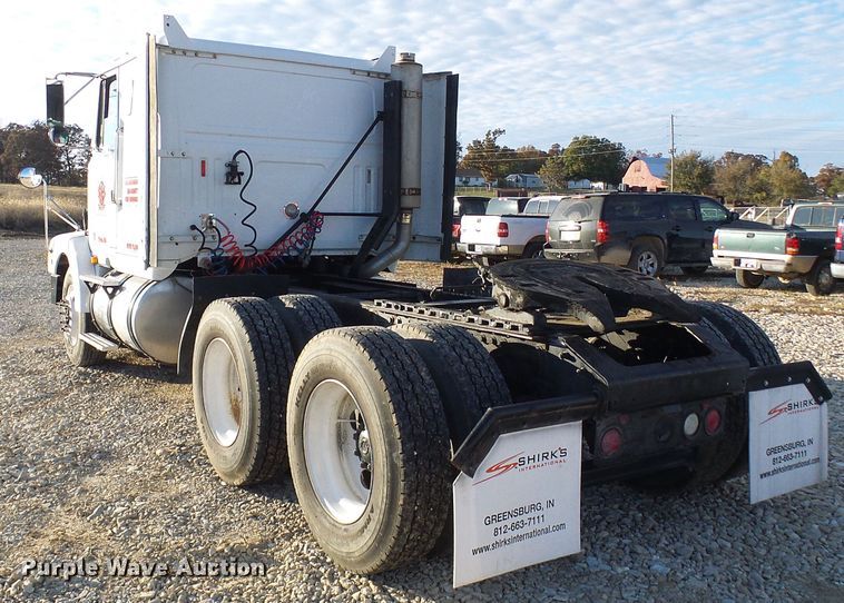 image for item DI0731 1995 White GMC WIA semi truck