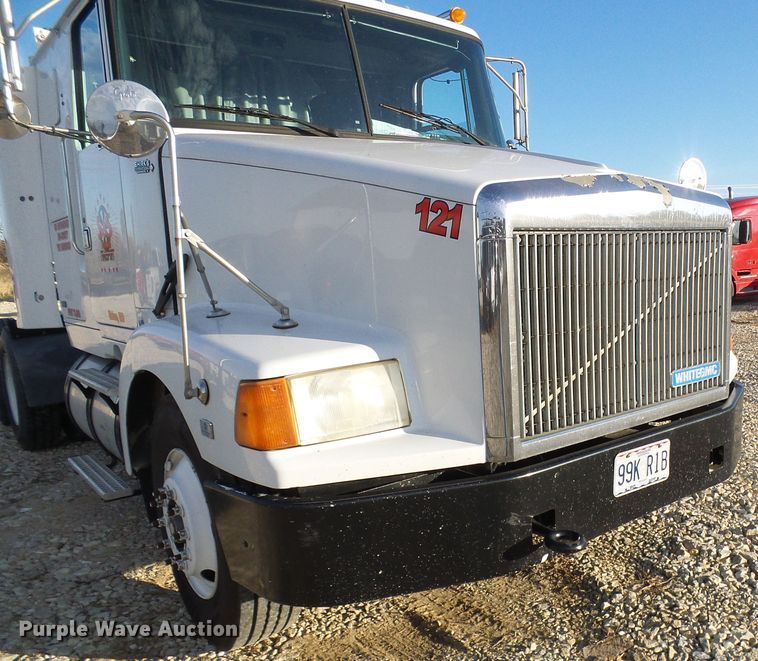 image for item DI0731 1995 White GMC WIA semi truck