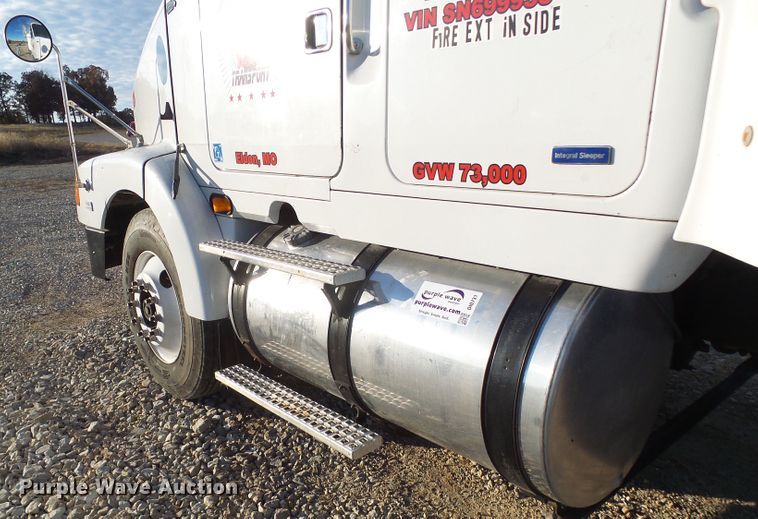 image for item DI0731 1995 White GMC WIA semi truck