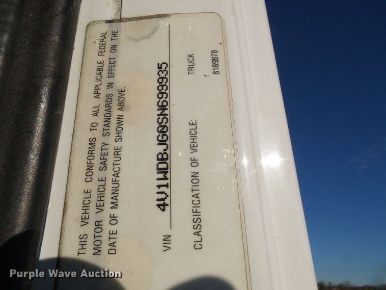 image for item DI0731 1995 White GMC WIA semi truck