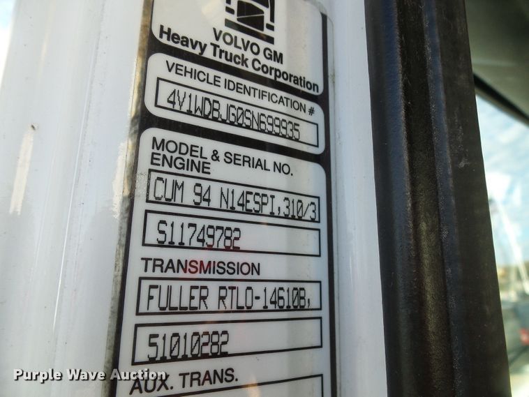 image for item DI0731 1995 White GMC WIA semi truck