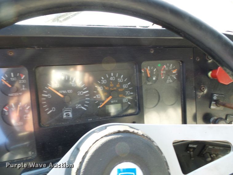 image for item DI0731 1995 White GMC WIA semi truck