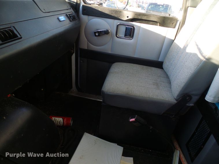 image for item DI0731 1995 White GMC WIA semi truck